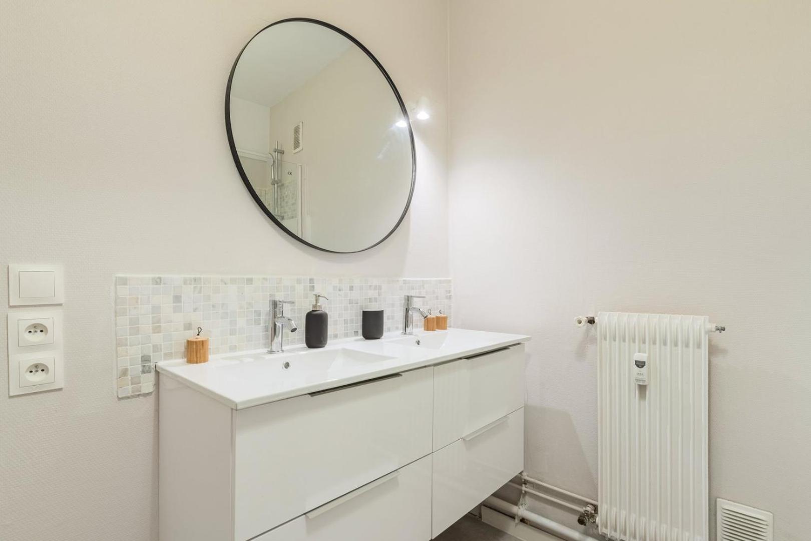 Spacious 3 Bedroom Apartment & Private Parking! Lambersart Zewnętrze zdjęcie